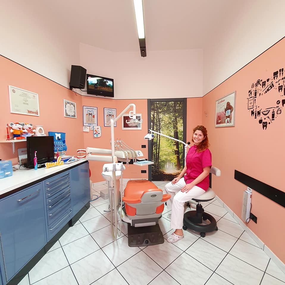 Gaia Madaschi nello studio di igiene